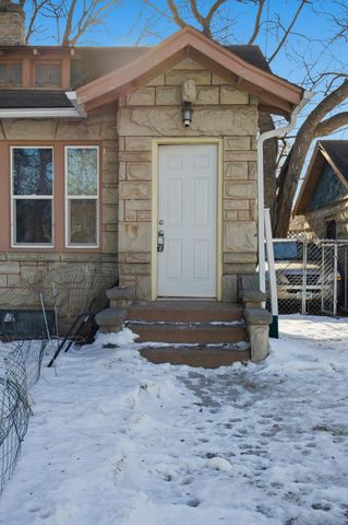 1422 8th Avenue S, Fargo, ND 58103