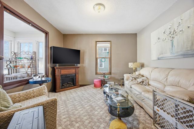 1422 8th Avenue S, Fargo, ND 58103