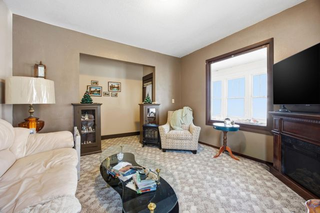 1422 8th Avenue S, Fargo, ND 58103