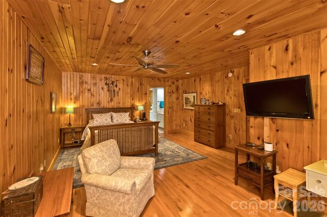 164 Tall Oaks Drive, Maggie Valley, NC 28751