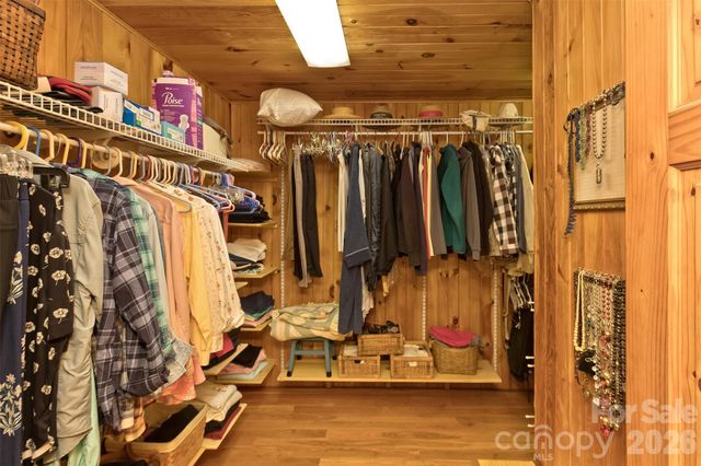 164 Tall Oaks Drive, Maggie Valley, NC 28751