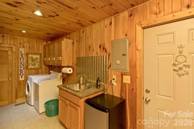 164 Tall Oaks Drive, Maggie Valley, NC 28751