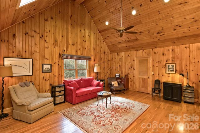 164 Tall Oaks Drive, Maggie Valley, NC 28751