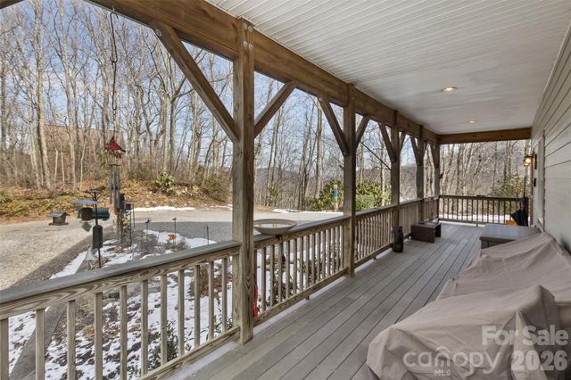 164 Tall Oaks Drive, Maggie Valley, NC 28751