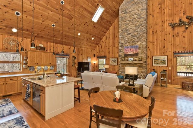 164 Tall Oaks Drive, Maggie Valley, NC 28751