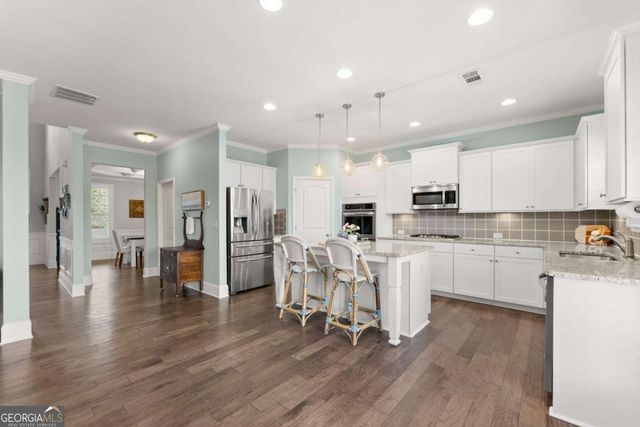 6712 Blooming Iris Court, Flowery Branch, GA 30542