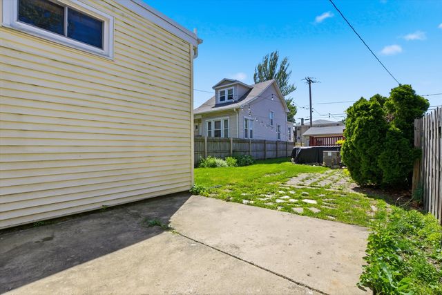 1037 Dunlop Avenue, Forest Park, IL 60130