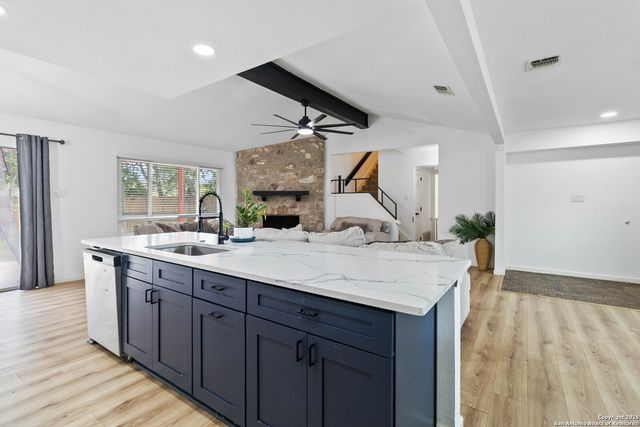 8219 Sam Snead, San Antonio, TX 78240