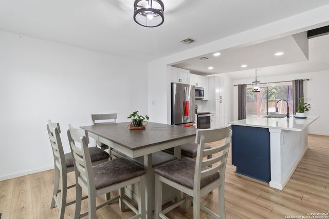 8219 Sam Snead, San Antonio, TX 78240