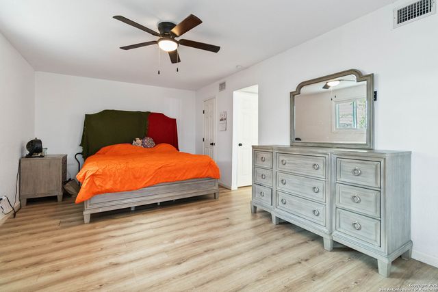 8219 Sam Snead, San Antonio, TX 78240