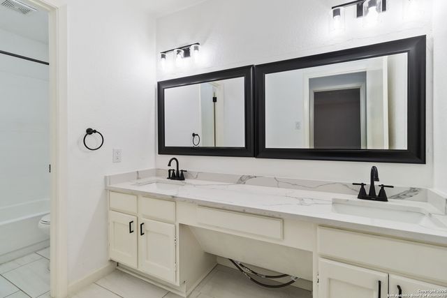 8219 Sam Snead, San Antonio, TX 78240