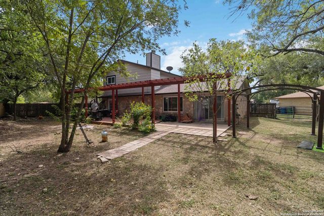 8219 Sam Snead, San Antonio, TX 78240