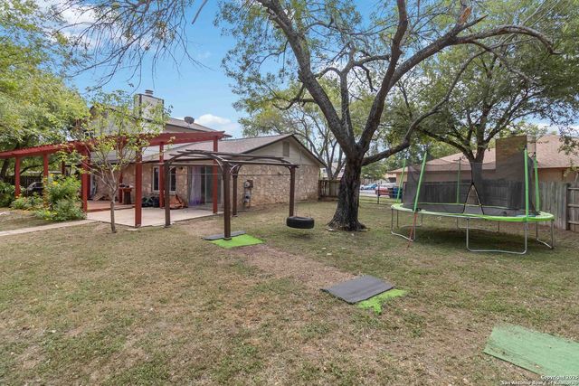 8219 Sam Snead, San Antonio, TX 78240