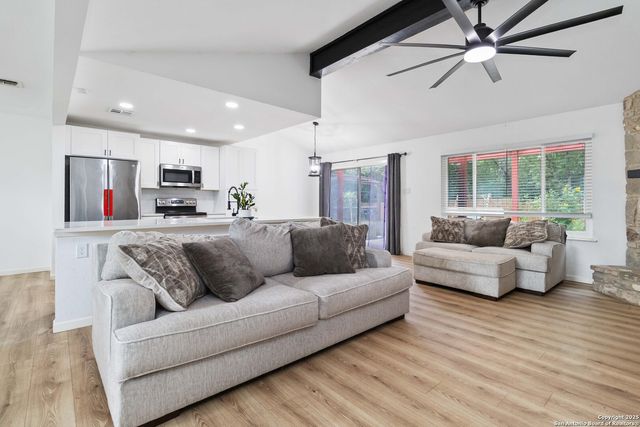 8219 Sam Snead, San Antonio, TX 78240