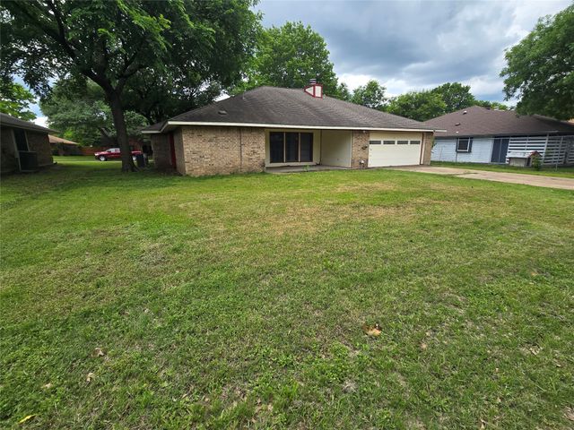 925 Shell Lane, Lancaster, TX 75146