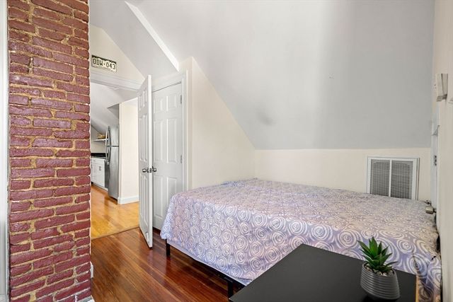 2512 Massachusetts Ave 3, Cambridge, MA 02140