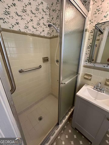 5574 Laurel Lane NW, Lilburn, GA 30047