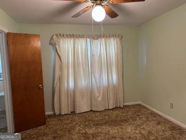5574 Laurel Lane NW, Lilburn, GA 30047