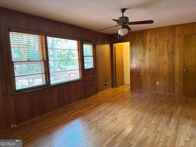 5574 Laurel Lane NW, Lilburn, GA 30047