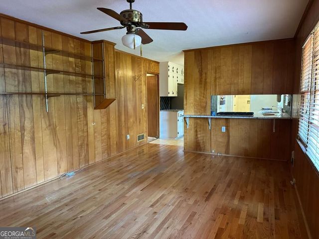 5574 Laurel Lane NW, Lilburn, GA 30047
