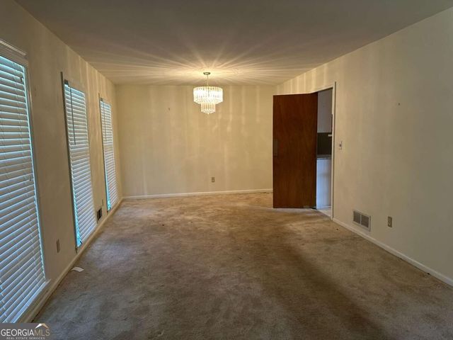 5574 Laurel Lane NW, Lilburn, GA 30047