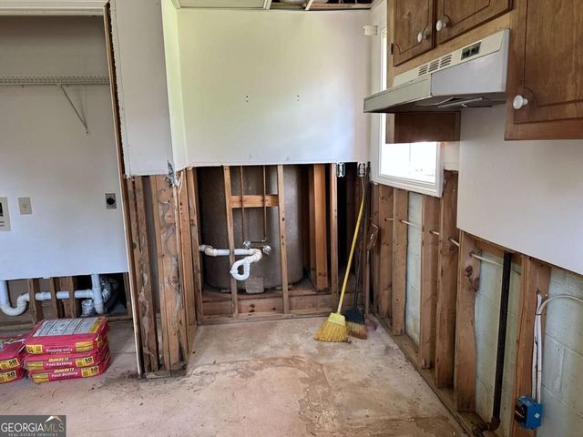 5574 Laurel Lane NW, Lilburn, GA 30047