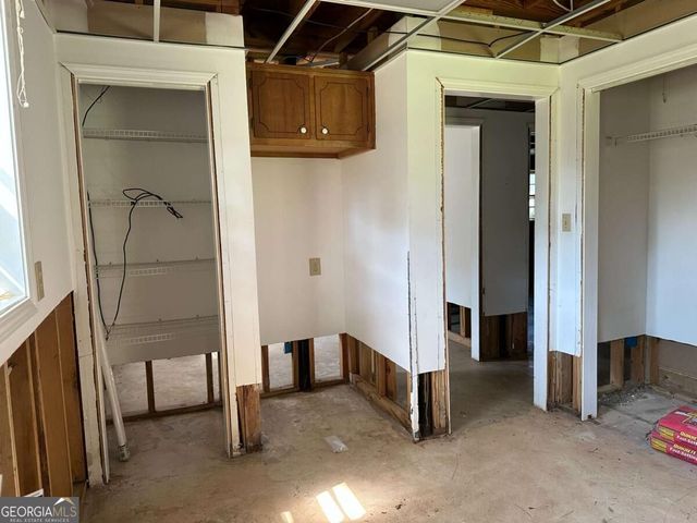 5574 Laurel Lane NW, Lilburn, GA 30047