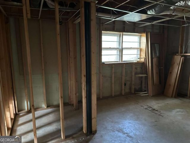 5574 Laurel Lane NW, Lilburn, GA 30047