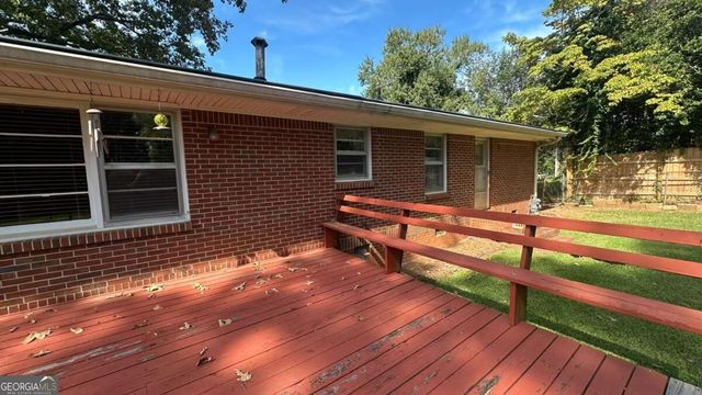 5574 Laurel Lane NW, Lilburn, GA 30047
