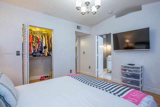 16618 NW 73rd Ave, Miami Lakes, FL 33014