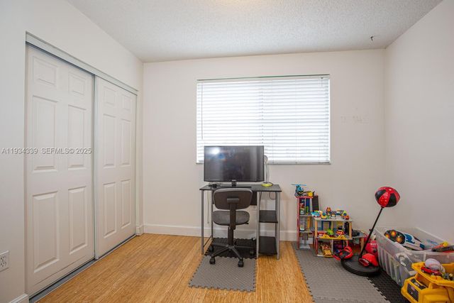 16618 NW 73rd Ave, Miami Lakes, FL 33014