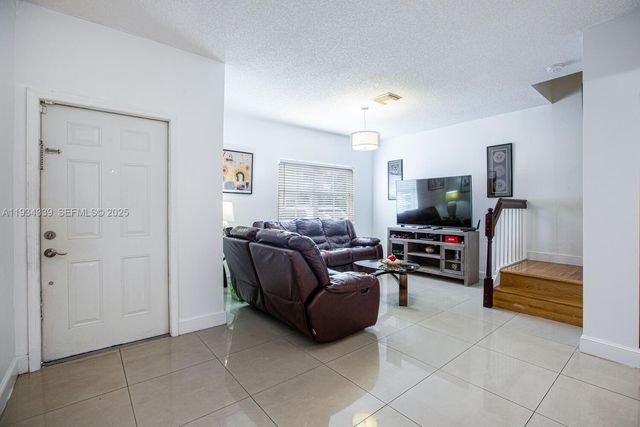16618 NW 73rd Ave, Miami Lakes, FL 33014