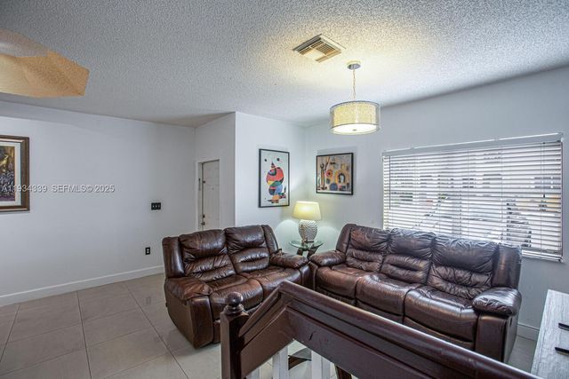 16618 NW 73rd Ave, Miami Lakes, FL 33014