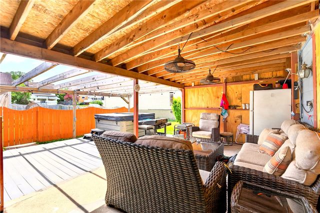 303 W GRANT STREET, Houston, PA 15342