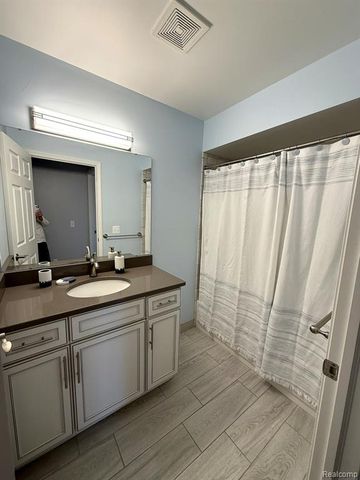 3612 Oakmonte Boulevard, Rochester, MI 48306