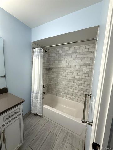 3612 Oakmonte Boulevard, Rochester, MI 48306