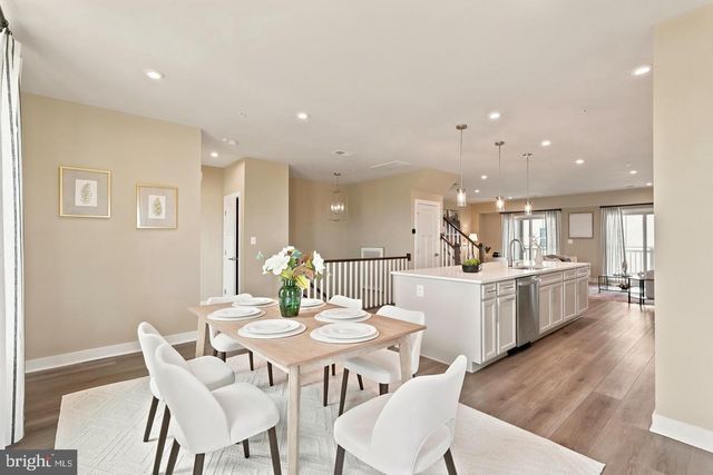 24274 THURSO SQ, Dulles, VA 20166