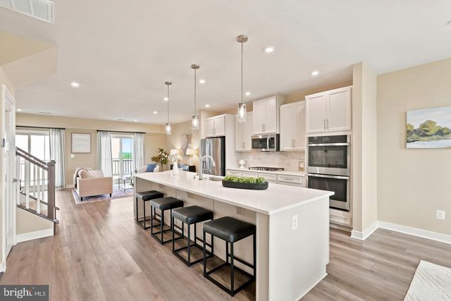 24274 THURSO SQ, Dulles, VA 20166