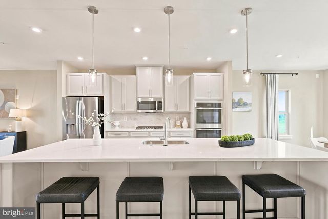 24274 THURSO SQ, Dulles, VA 20166