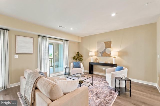 24274 THURSO SQ, Dulles, VA 20166