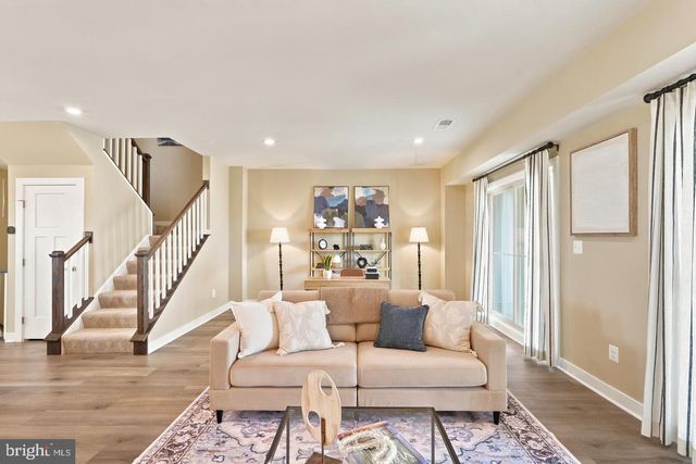 24274 THURSO SQ, Dulles, VA 20166
