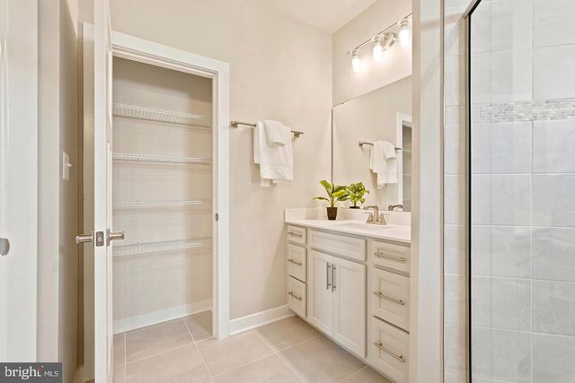 24274 THURSO SQ, Dulles, VA 20166