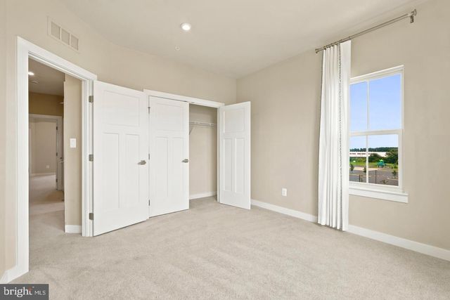 24274 THURSO SQ, Dulles, VA 20166