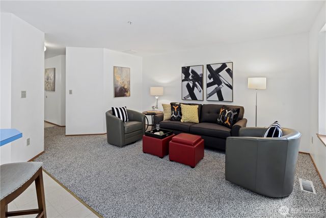 14833 Fremont Place N, Shoreline, WA 98133