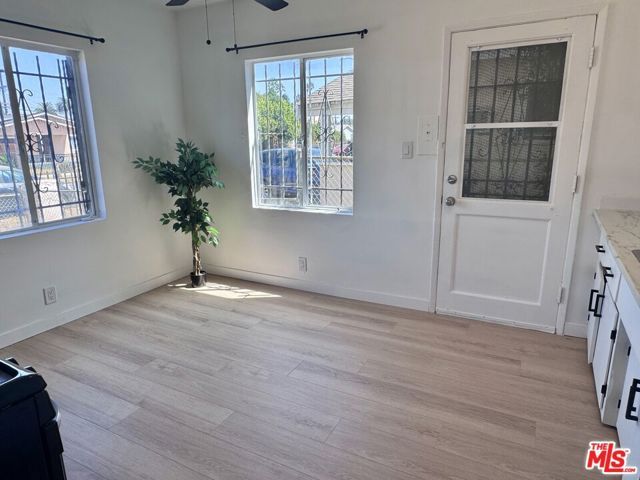 1542 W 60th Street 1, Los Angeles, CA 90047