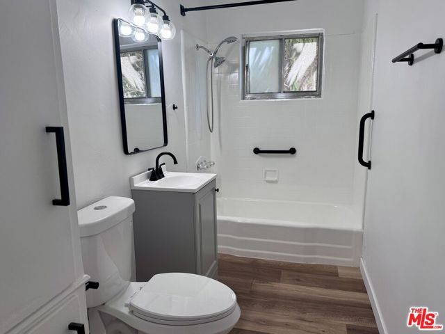 1542 W 60th Street 1, Los Angeles, CA 90047