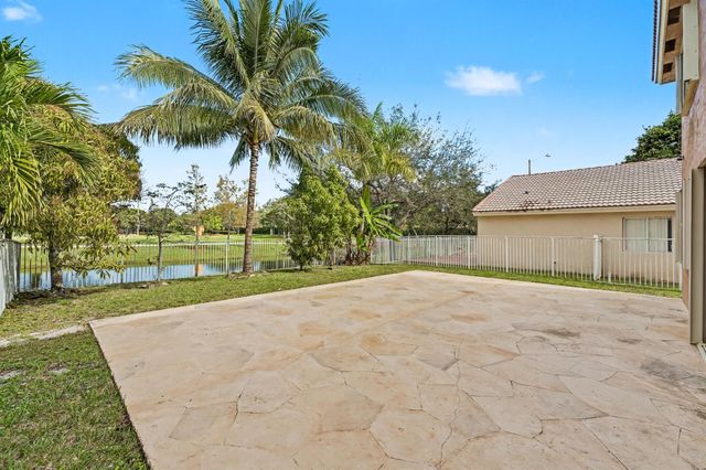 4015 Banyan Trails Drive, Coconut Creek, FL 33073