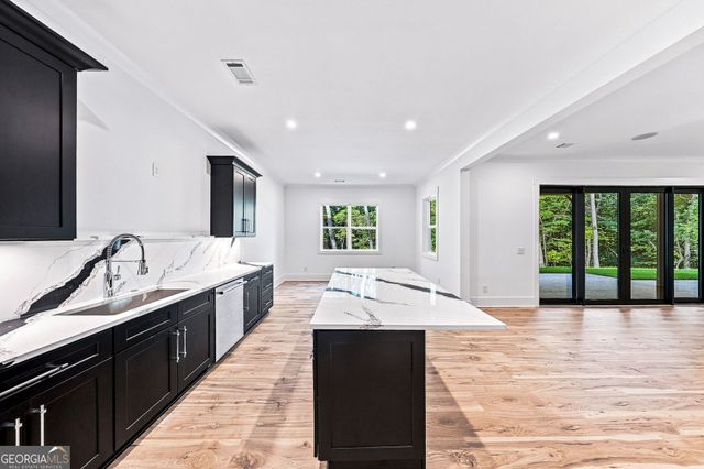 5990 Warpath Road, Flowery Branch, GA 30542