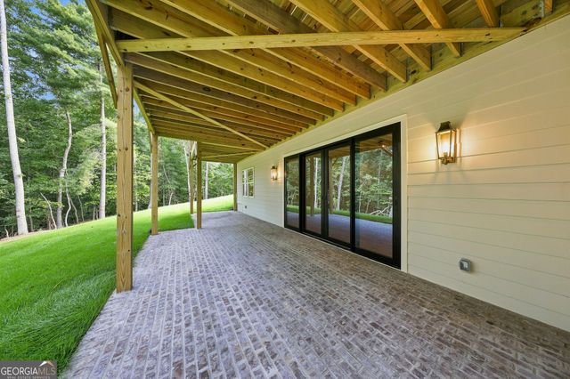 5990 Warpath Road, Flowery Branch, GA 30542