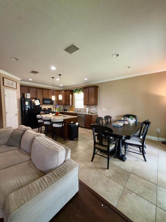 Image 25 of property listing at 5711 ARBOR WOOD COURT, Bradenton, FL 34203